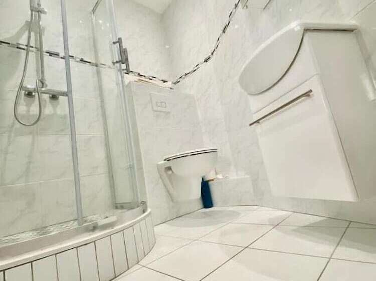 פנסיון Reims Sherpa Guest House