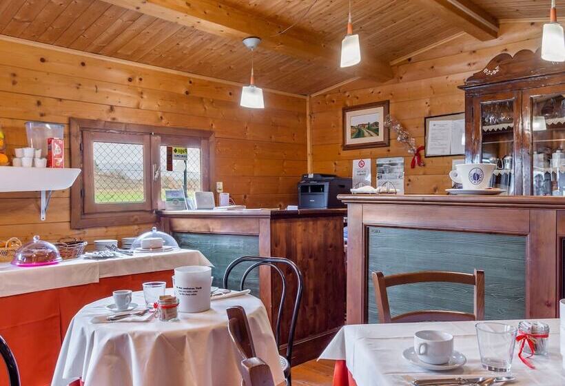 Rustic Cottage In Magione With Swimming Pool