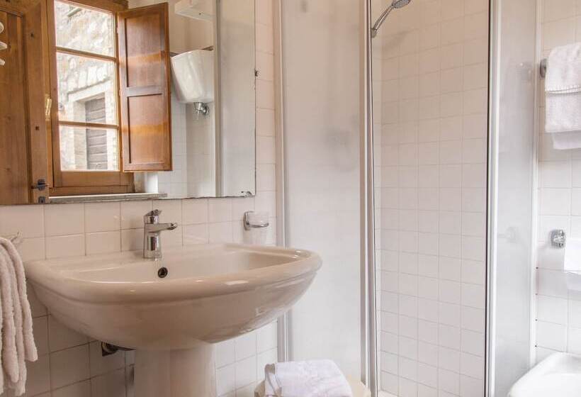 Rustic Cottage In Magione With Swimming Pool