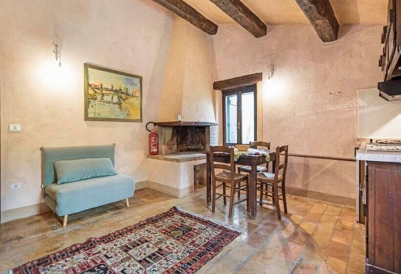 Cozy Cottage With Pool In Assisi