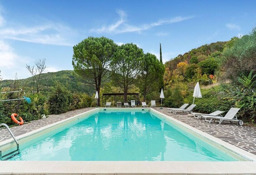 Cozy Cottage With Pool In Assisi