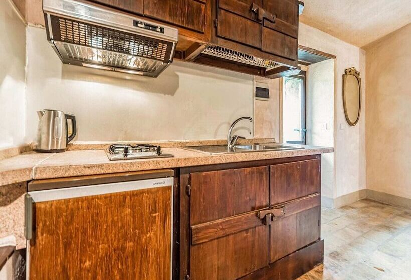 Cozy Cottage With Pool In Assisi