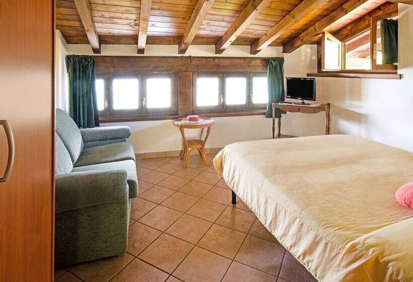 Flat With Private Garden And Air Conditioning