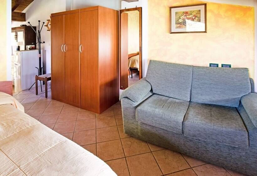 Flat With Private Garden And Air Conditioning