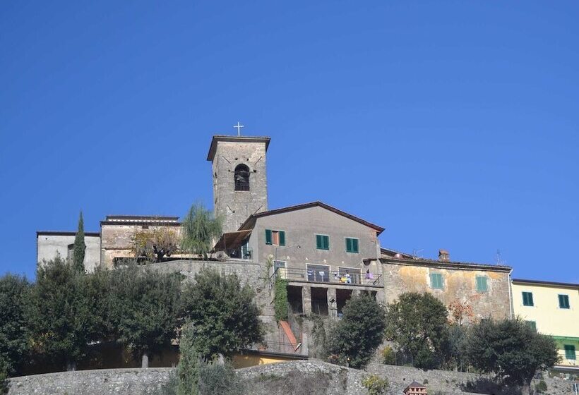 Cottage In Marliana With Garden