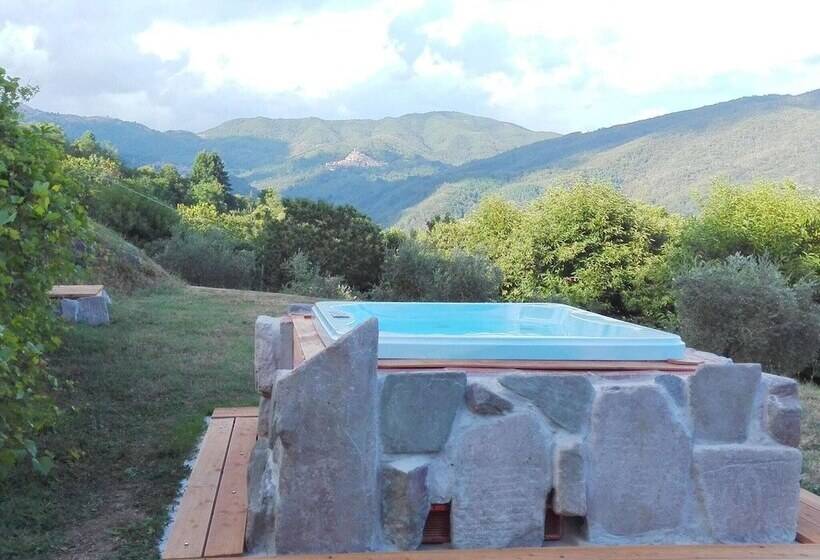 Beautiful Cottage In Pescia With Hot Tub