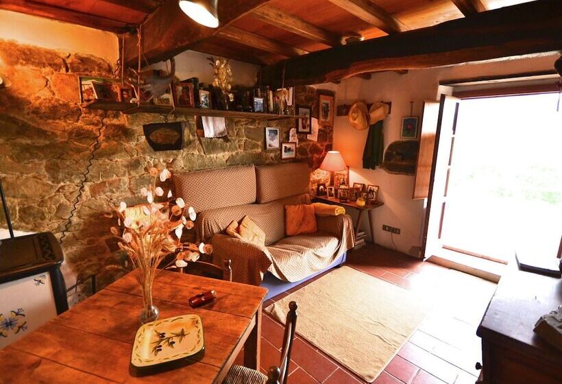 Beautiful Cottage In Pescia With Hot Tub