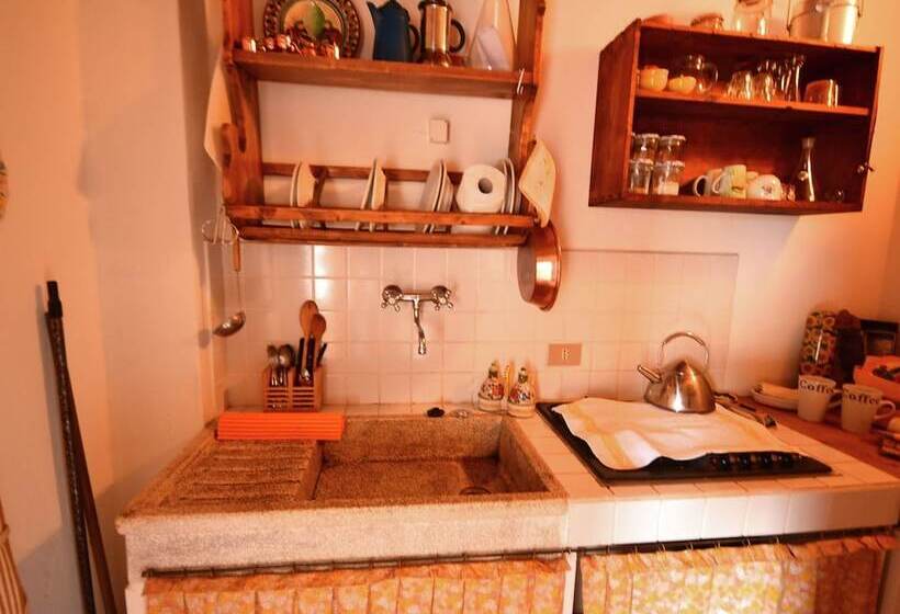 Beautiful Cottage In Pescia With Hot Tub