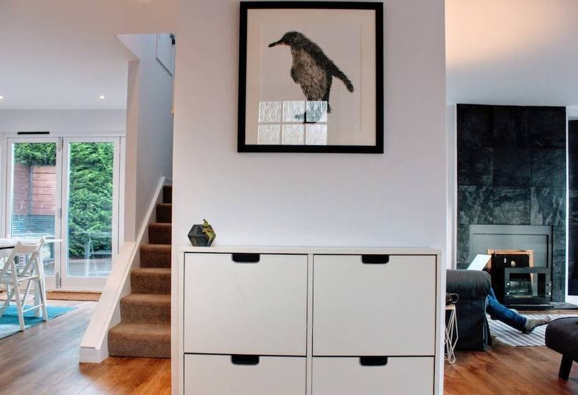 Beautiful Home With Castle Views And Garden And Parking