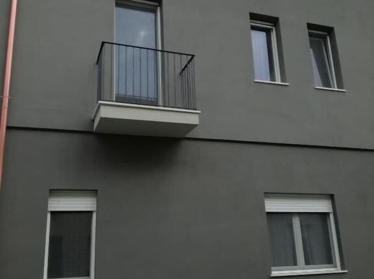 مبيت وإفطار Adagiostay