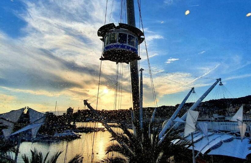 تختخواب و صبحانه L Americano Luxury Rooms