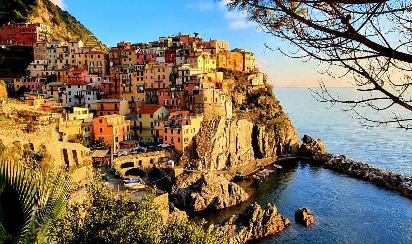 تختخواب و صبحانه L Americano Luxury Rooms