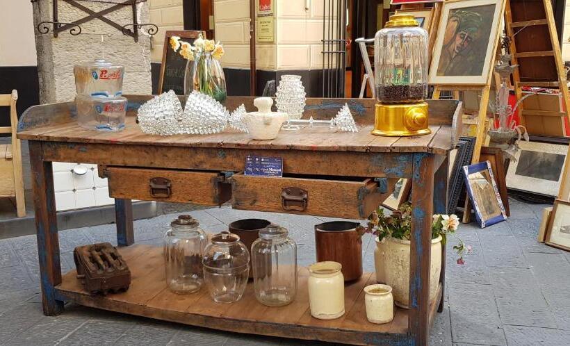 تختخواب و صبحانه L Americano Luxury Rooms