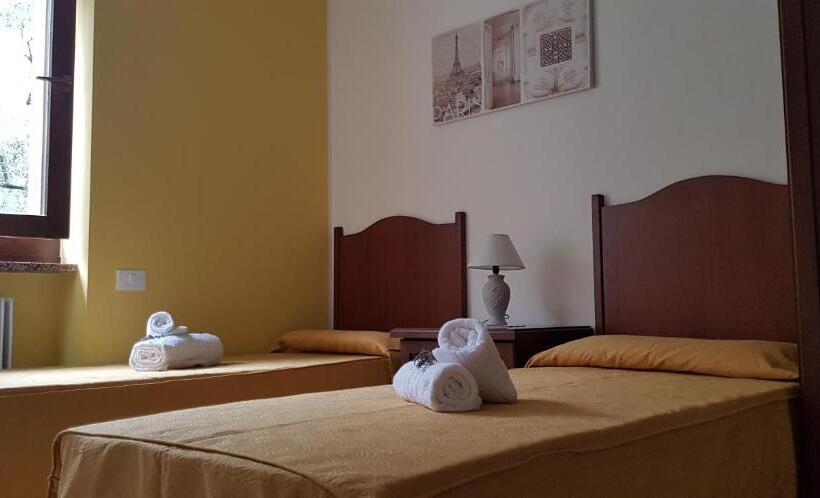 تختخواب و صبحانه La Villa