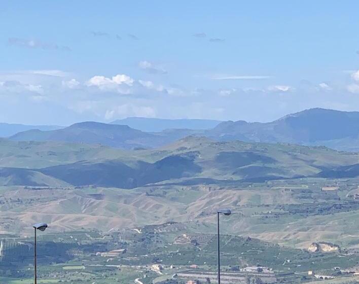 ベッドアンドブレックファースト The Lux