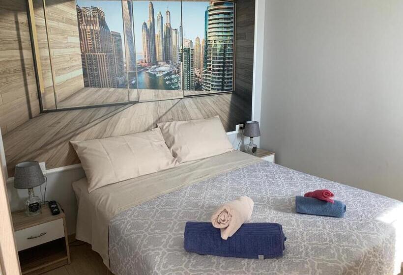 ベッドアンドブレックファースト The Lux