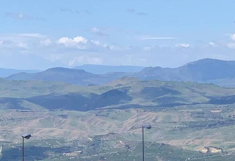 ベッドアンドブレックファースト The Lux