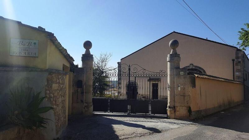 تختخواب و صبحانه Villa Rosaria Rooms