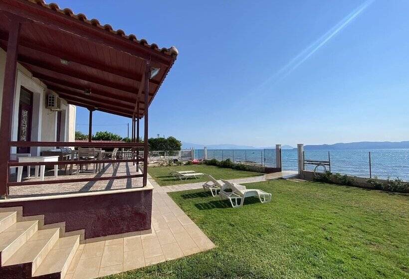 Costa Vasia Suites & Apartments