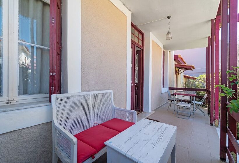 Costa Vasia Suites & Apartments