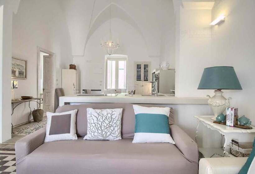 Deluxe Tangerine Court