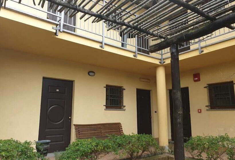 簡易ホテル Albergo Ristorante Italia