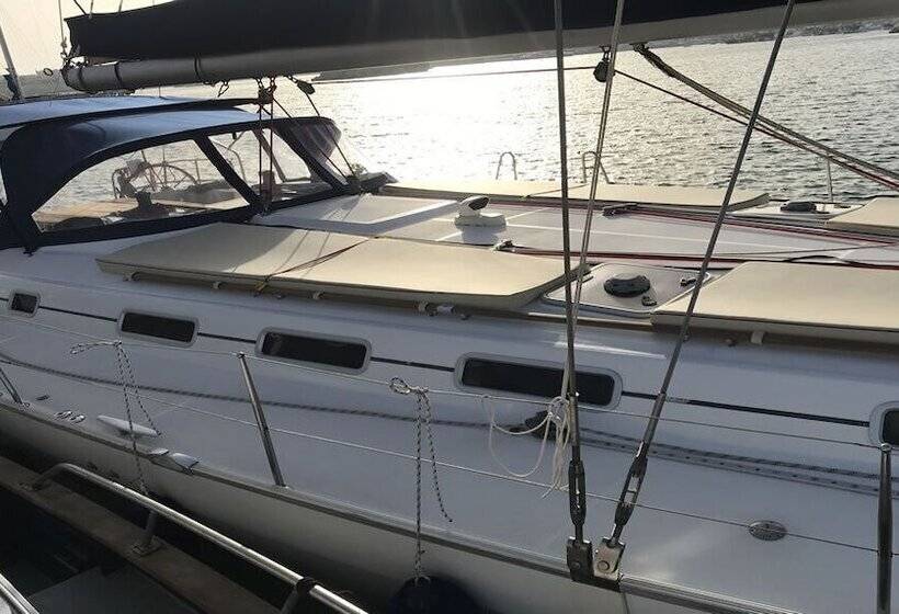 مسافرخانه Delfina