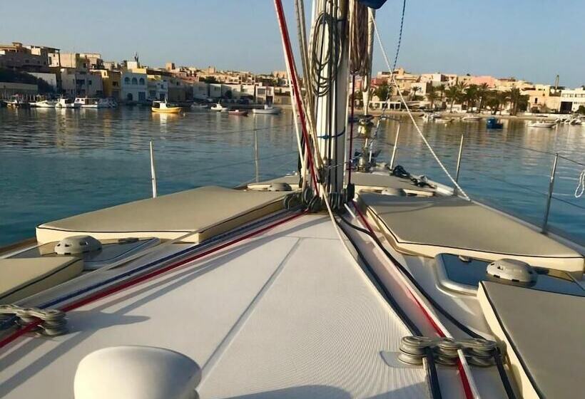 مسافرخانه Delfina