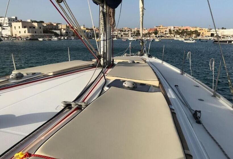 مسافرخانه Delfina