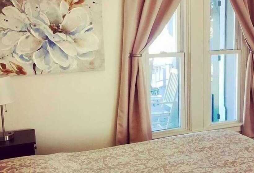 فندق فئة نجمة واحدة The Attleboro House