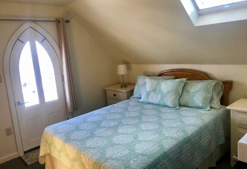 فندق فئة نجمة واحدة The Attleboro House