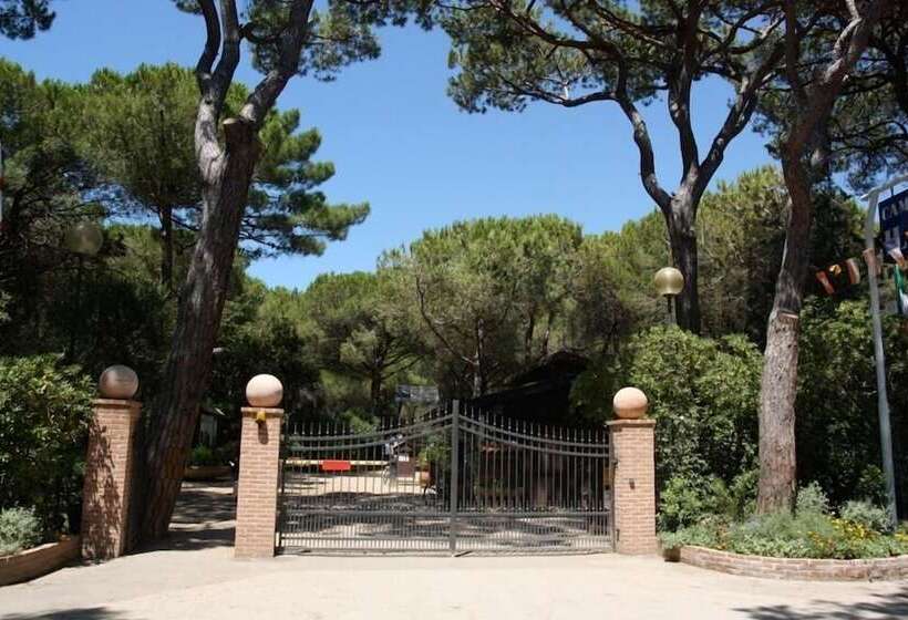 فندق Camping Village Il Sole