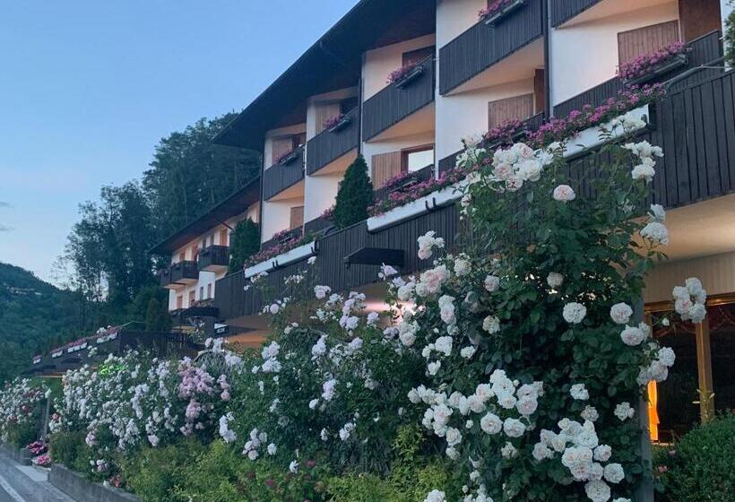 فندق Comano Cattoni Holiday