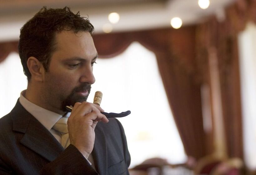 فندق Comano Cattoni Holiday