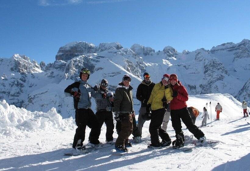 فندق Comano Cattoni Holiday