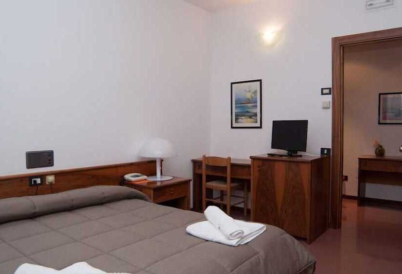 호텔 Ristorante Iapalucci