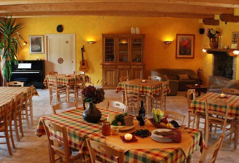 فندق ريفى Agriturismo Fattoria Walden
