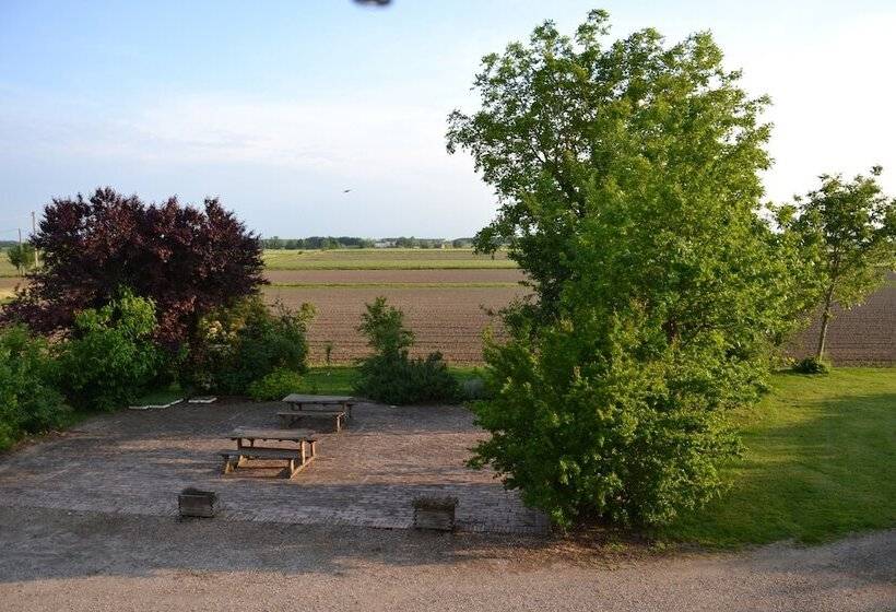 فندق ريفى Agriturismo La Rovere