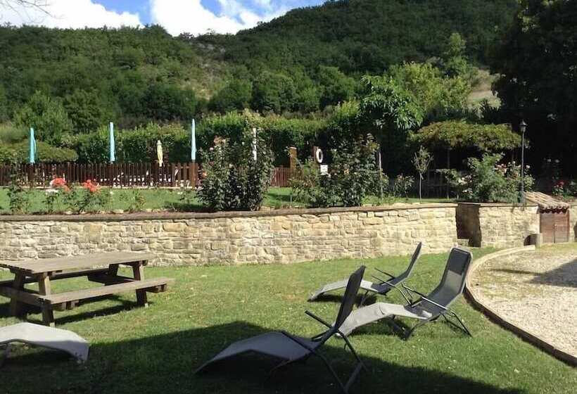 هتل روستایی Oasi Battifoglia