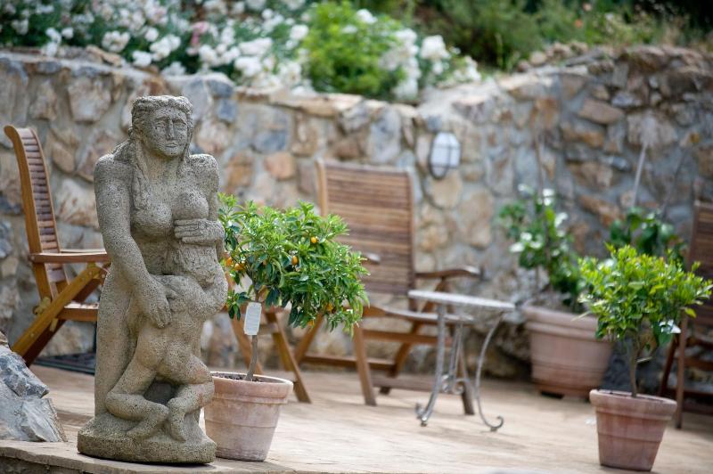 فندق ريفى Tenuta Il Sassone   Wine & Food