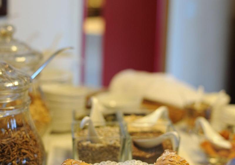 فندق ريفى Tenuta Il Sassone   Wine & Food