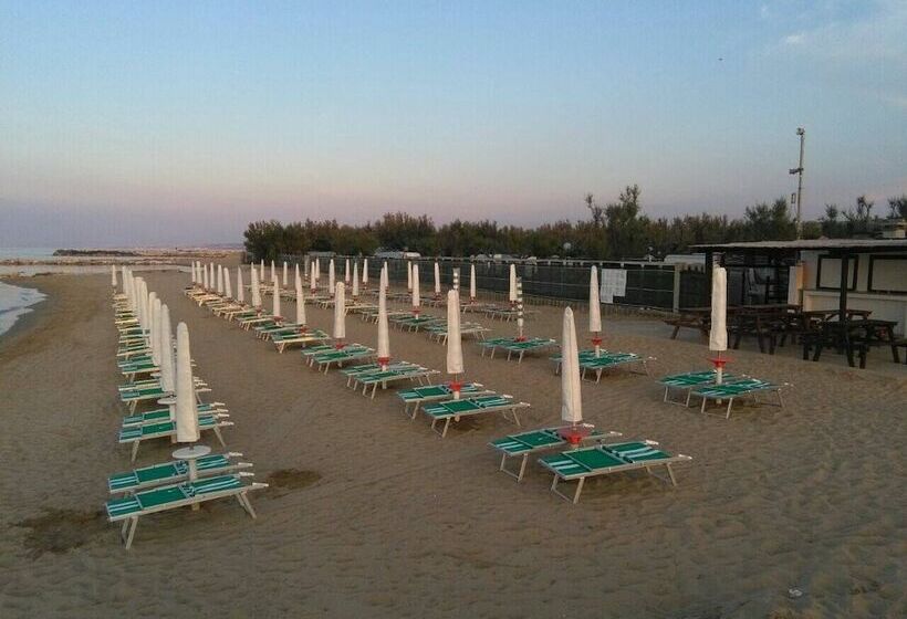 Отель Villaggio Camping Costa Verde