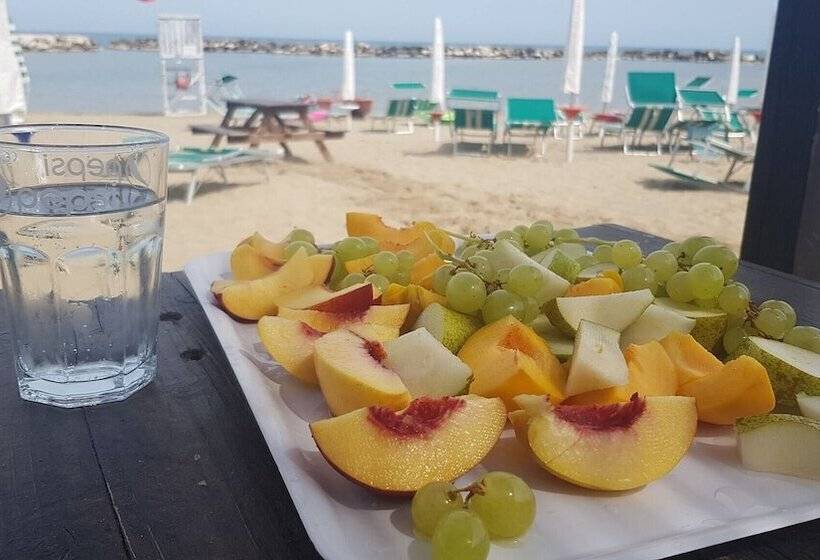 Отель Villaggio Camping Costa Verde