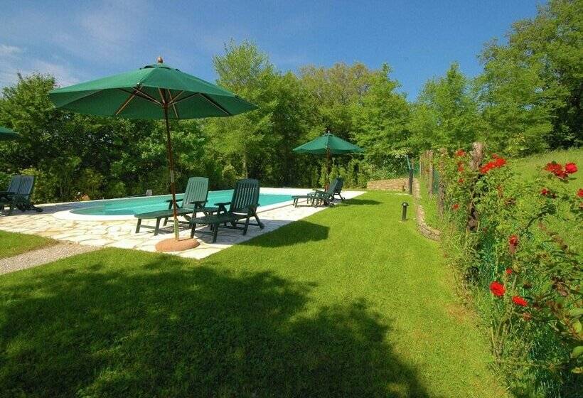 Luxury Cottage In Lisciano Niccone Umbria With Swimming Pool