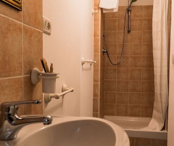 بنسيون Antica Terrazza Frascati