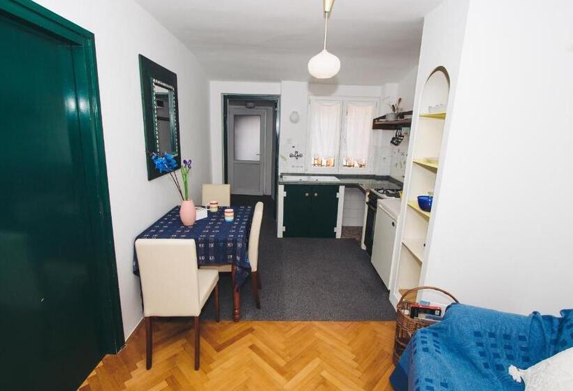 פנסיון Apartments And Rooms Ille