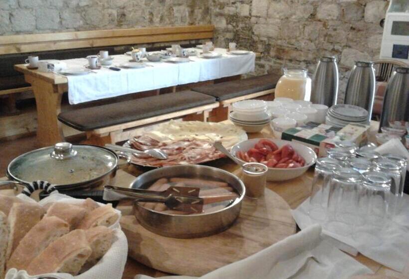 פנסיון Apartments And Rooms Ille