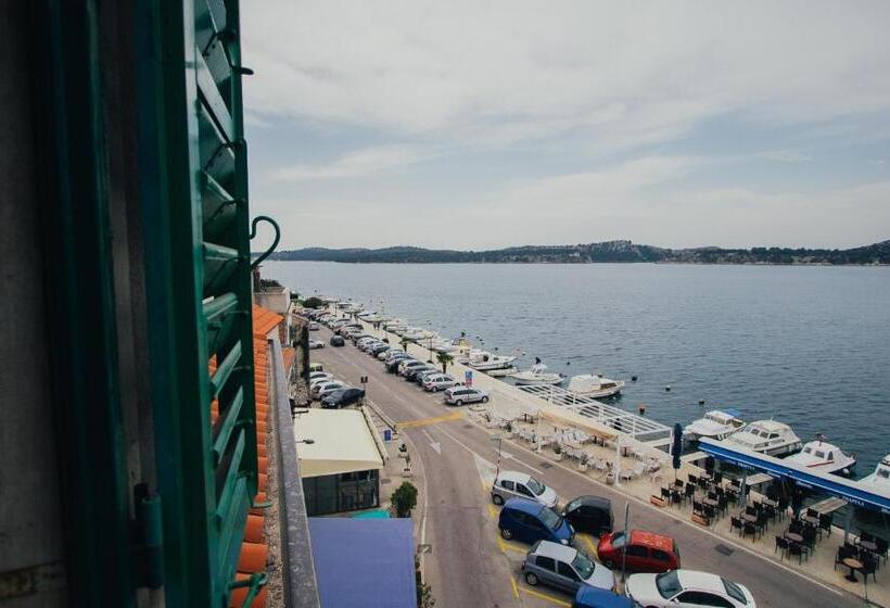 بنسيون Apartments And Rooms Ille