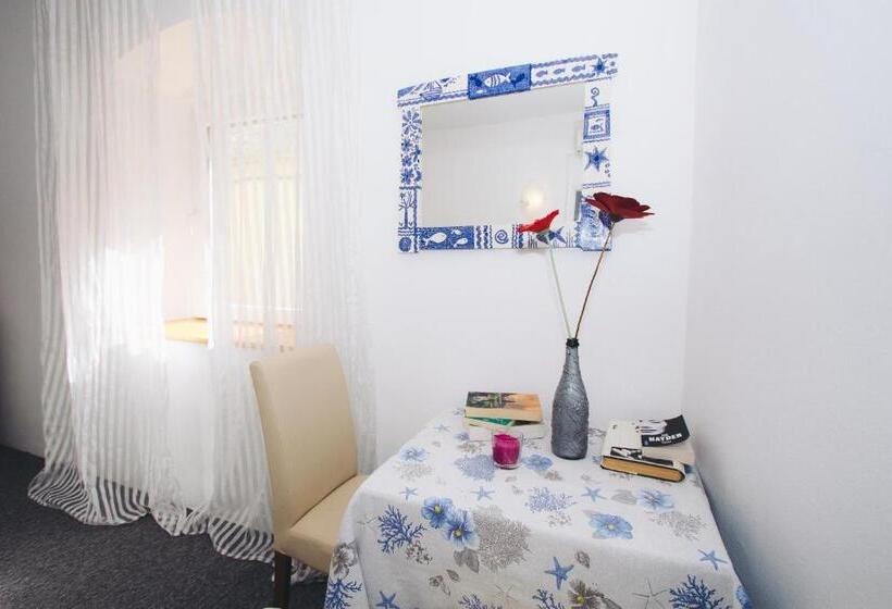פנסיון Apartments And Rooms Ille