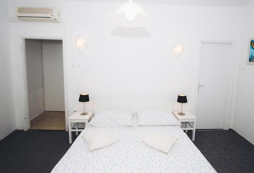 פנסיון Apartments And Rooms Ille